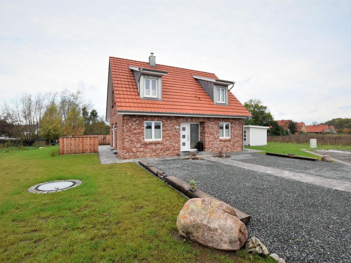 Cozy Holiday Home In Gross Schwansee With Sauna Eksteriør bilde