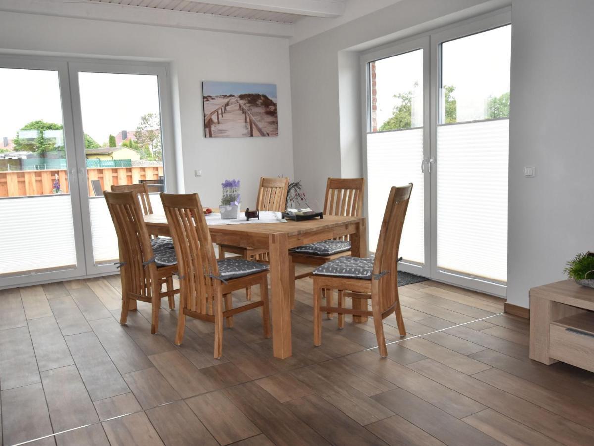 Cozy Holiday Home In Gross Schwansee With Sauna Eksteriør bilde